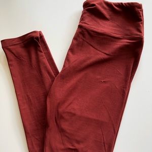 LulaRoe OS solid, dark red/burgundy legging
